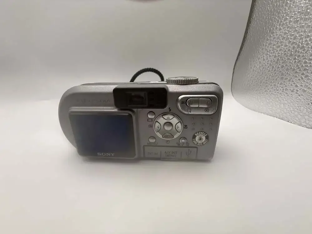 Sony Cyber-shot DSC-P10 5.0 Megapixel Digital Camera